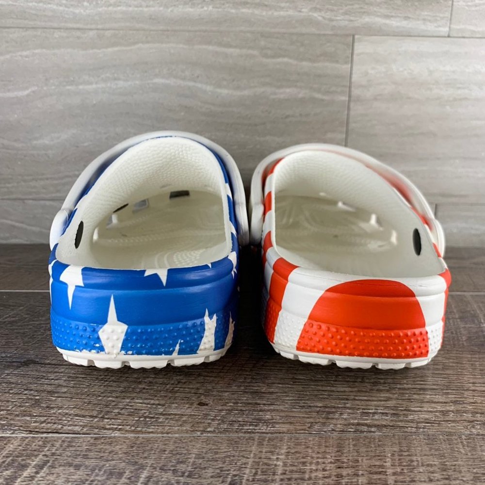 Men's CROCS Classic American Flag Sandal Shoe - Picture 10 of 11